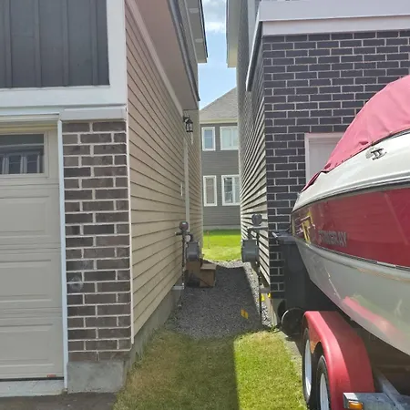 Apartment Basement With 2 Ottawa