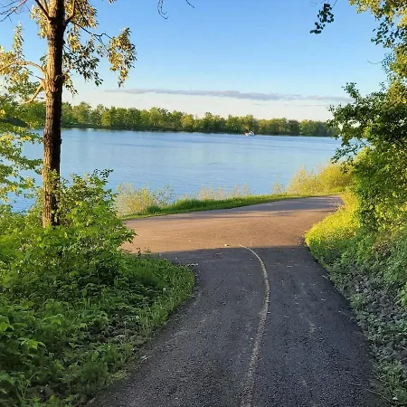 Modern 2 Bedroom Unit - River Walk