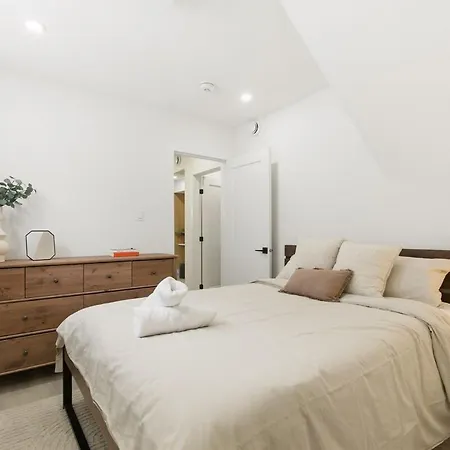 Apartment New Modern 1br Basement Near Downtown Free Parking Ottawa