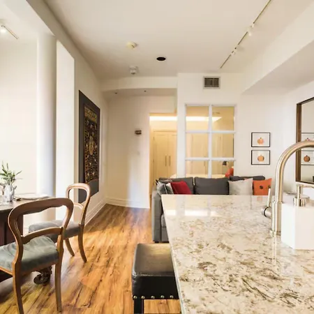 Hotel Parlour 4*