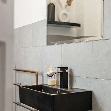 Parlour Hotel 4*