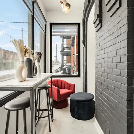 Parlour Hotel 4*