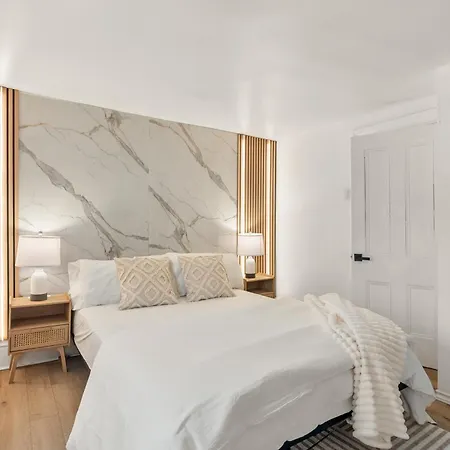Hotel Parlour 4*