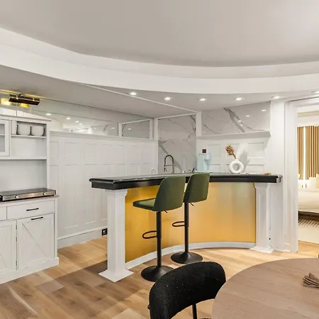 Parlour 4* Ottawa