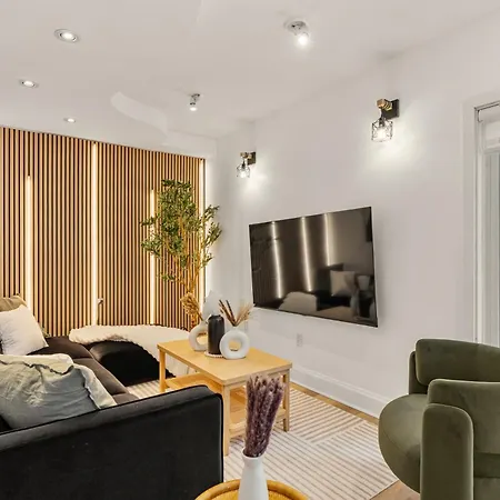 Parlour Hotel 4*