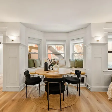 Parlour 4* Ottawa