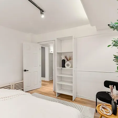 Parlour Hotel 4*