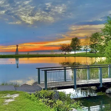 Cozy Family By River Pathway With Bikes! Holiday home Ottawa