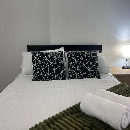 Apartment Modern In The Heart Of Westboro *