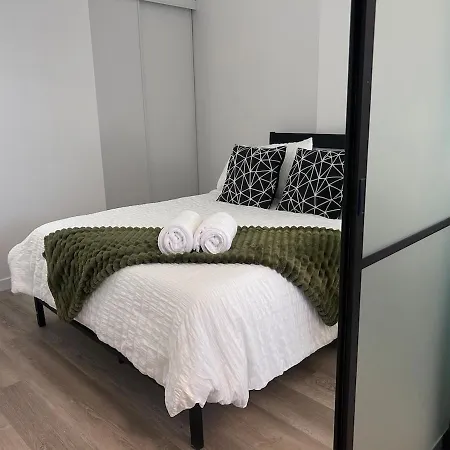 Apartment Modern In The Heart Of Westboro *