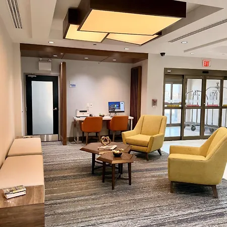Express & West - Nepean By Ihg Hotel