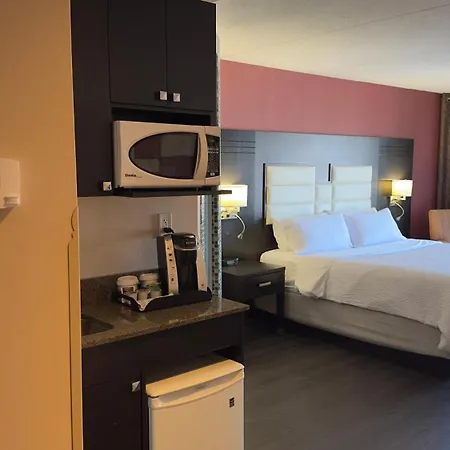 Express & West - Nepean By Ihg Hotel
