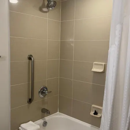 Express & West - Nepean By Ihg 2* Ottawa