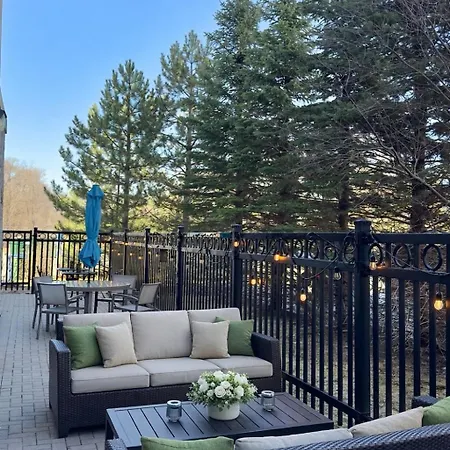 Express & West - Nepean By Ihg Hotel