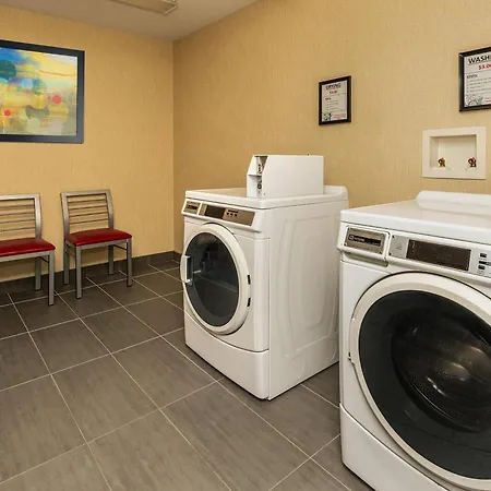 Comfort Kanata West Inn 4*