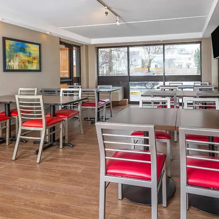 Comfort Kanata West 4*