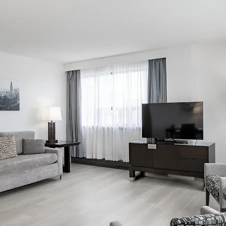 Hotel Embassy &
