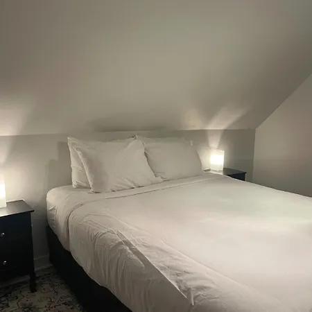 Guest house The Ambassador Ottawa