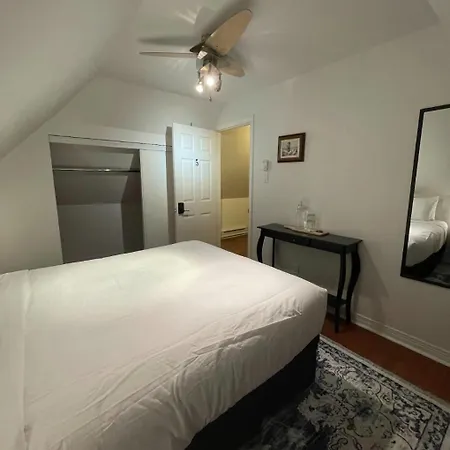The Ambassador Guest house Ottawa