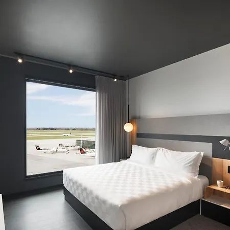 Hotel Alt Airport *