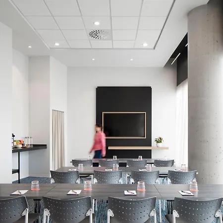 Alt Airport Hotel Ottawa