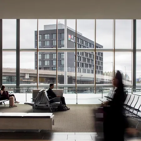 Alt Airport Hotel Ottawa