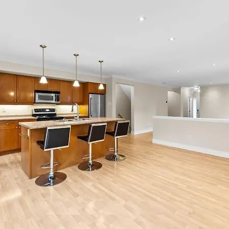 Bahari Breeze Ottawa