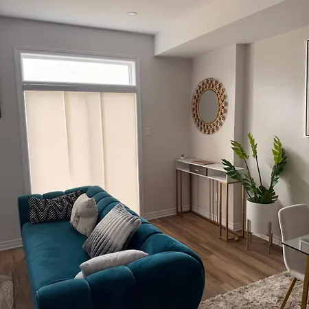 Homestay The Crown Ottawa