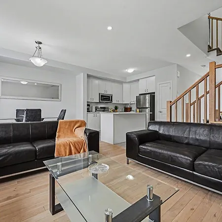 Modern Spacious 3br With Free Parking And Wi-fi Holiday home *