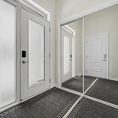 Modern Spacious 3br With Free Parking And Wi-fi Holiday home *