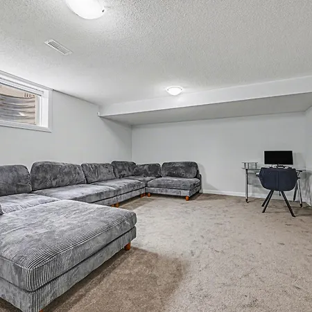 Modern Spacious 3br With Free Parking And Wi-fi Ottawa