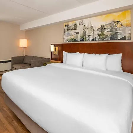 Comfort Kanata West 4*