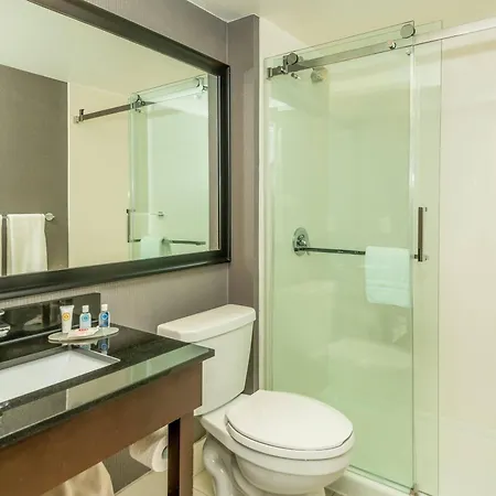 Comfort Kanata West Inn