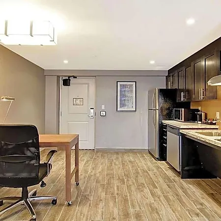 Homewood By Hilton Kanata Hotel 3*