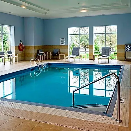 Hotel Hampton By Hilton Airport 3*