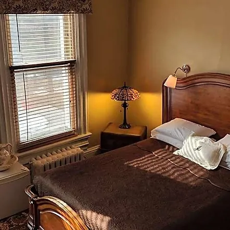 Mcgee's Bed & Breakfast 3*