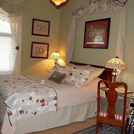 Bed & Breakfast Mcgee's 3*