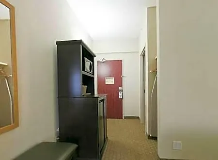 Hotel Express & Airport By Ihg
