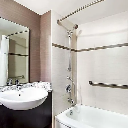 Ramada By Wyndham On The Rideau Ottawa