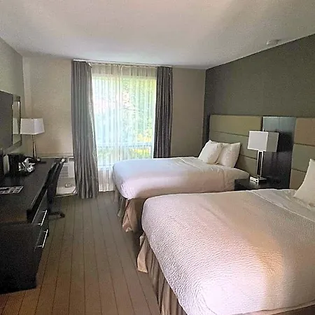 Ramada By Wyndham On The Rideau Hotel