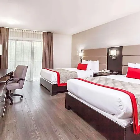 Ramada By Wyndham On The Rideau Hotel