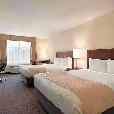 Days By Wyndham Airport Hotel