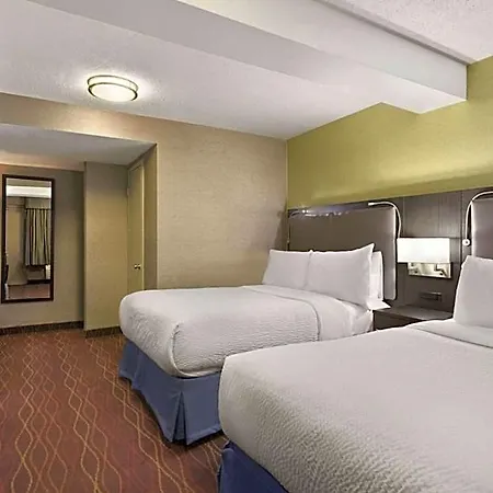 Days By Wyndham Hotel Ottawa