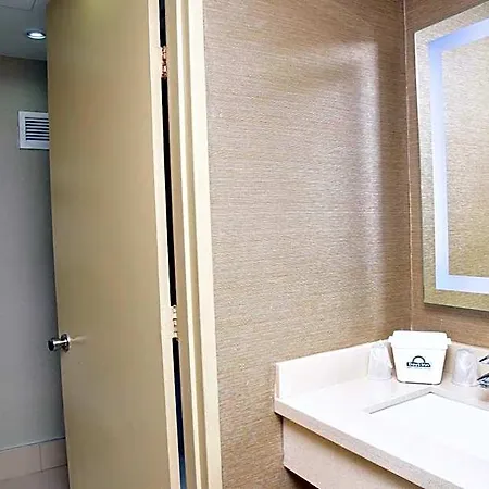 Hotel Days By Wyndham Ottawa