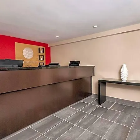 Comfort East Inn 4*