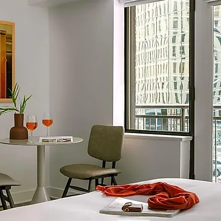 Capital Hill & Hotel 3*