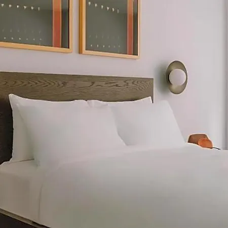Capital Hill & Hotel 3*