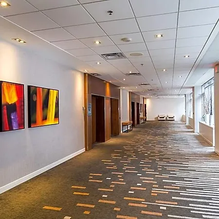 Hotel Delta By Marriott Centre