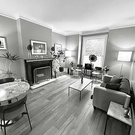 The Century House 3*