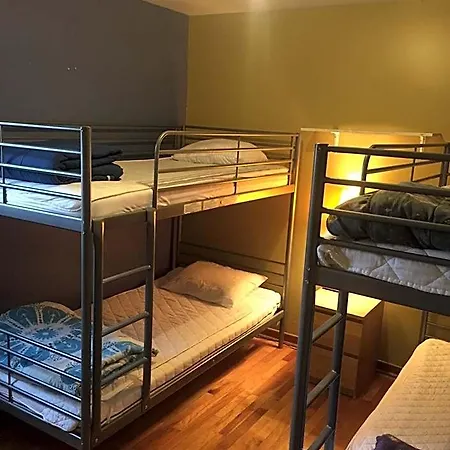 Backpackers Hostel *